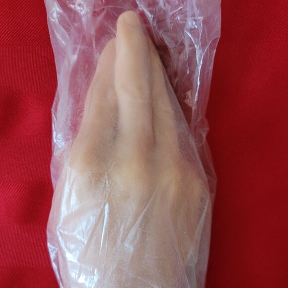 BRAND NEW, SPECIAL F/X, FILM PROP HAND, STILL SEALED!!! - Picture 3 of 4